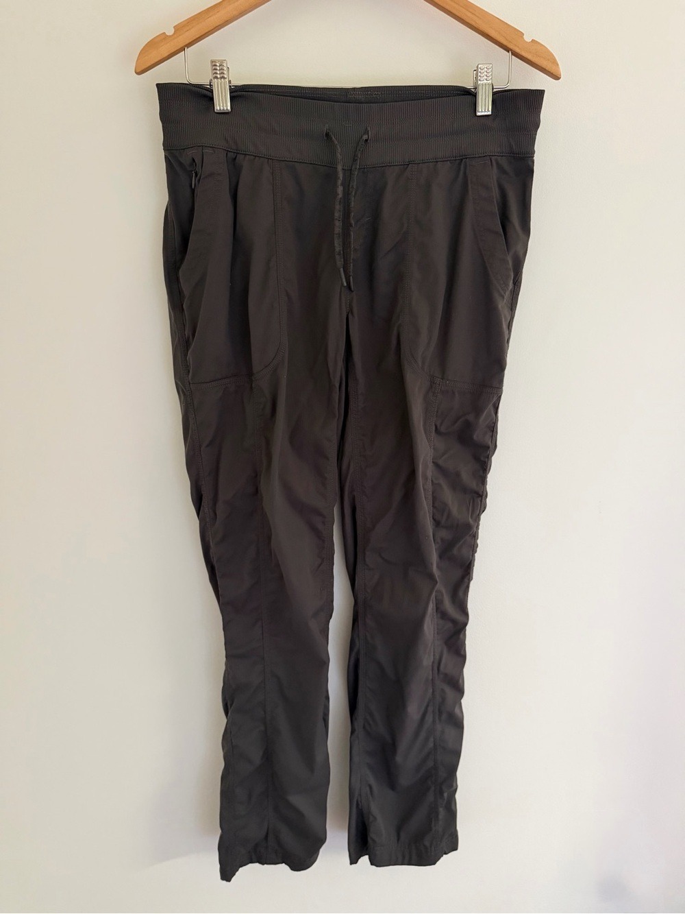 The North Face Charcoal Gray Lightweight Hiking Travel Pants Women’s Large